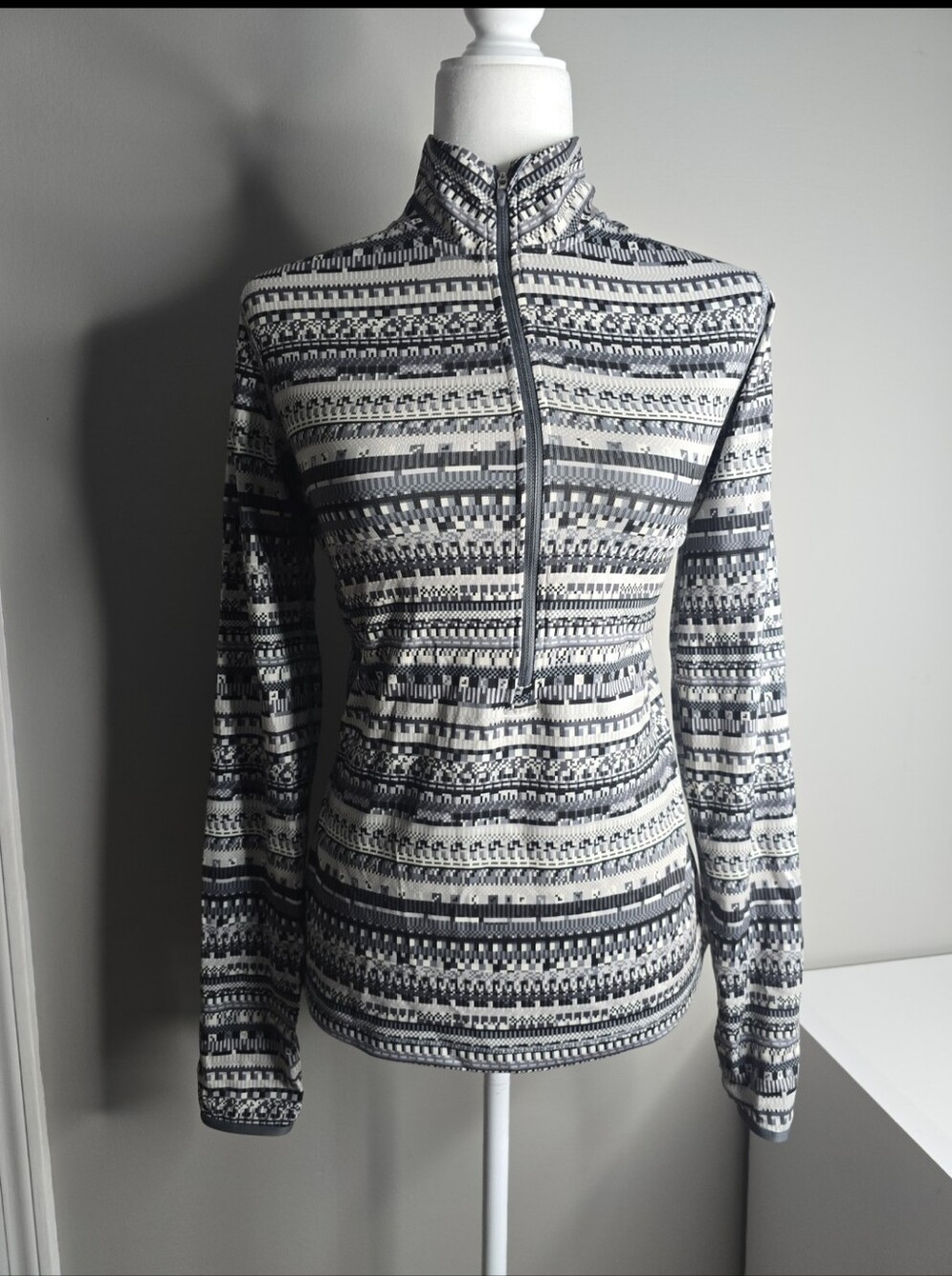 Nike Black & White Patterned Half-Zip Pullover
